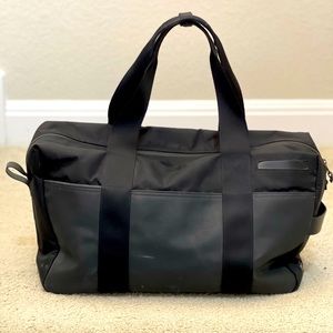 Lululemon gym duffel tote bag